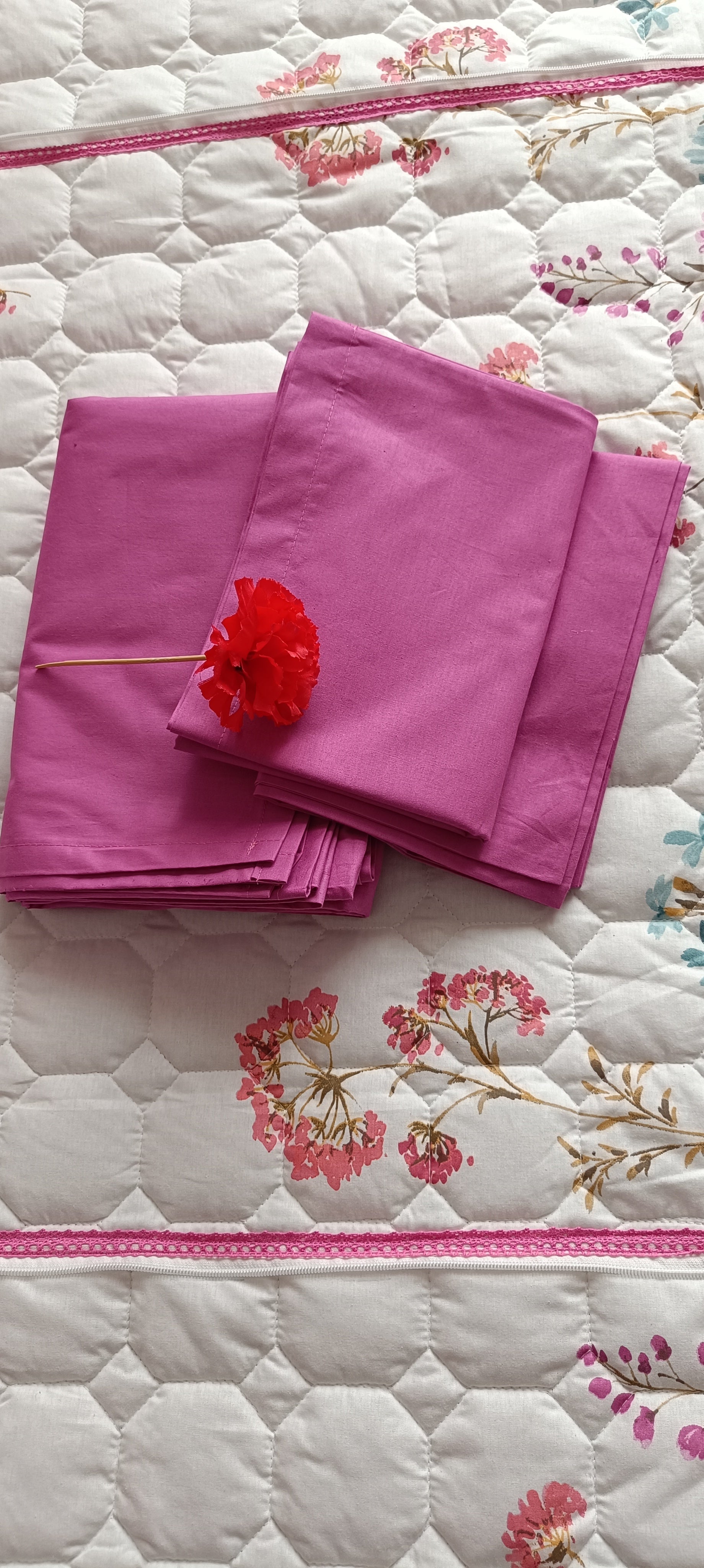 Bahar Desenli Kapitone Örtü /Sürpriz Yastık)