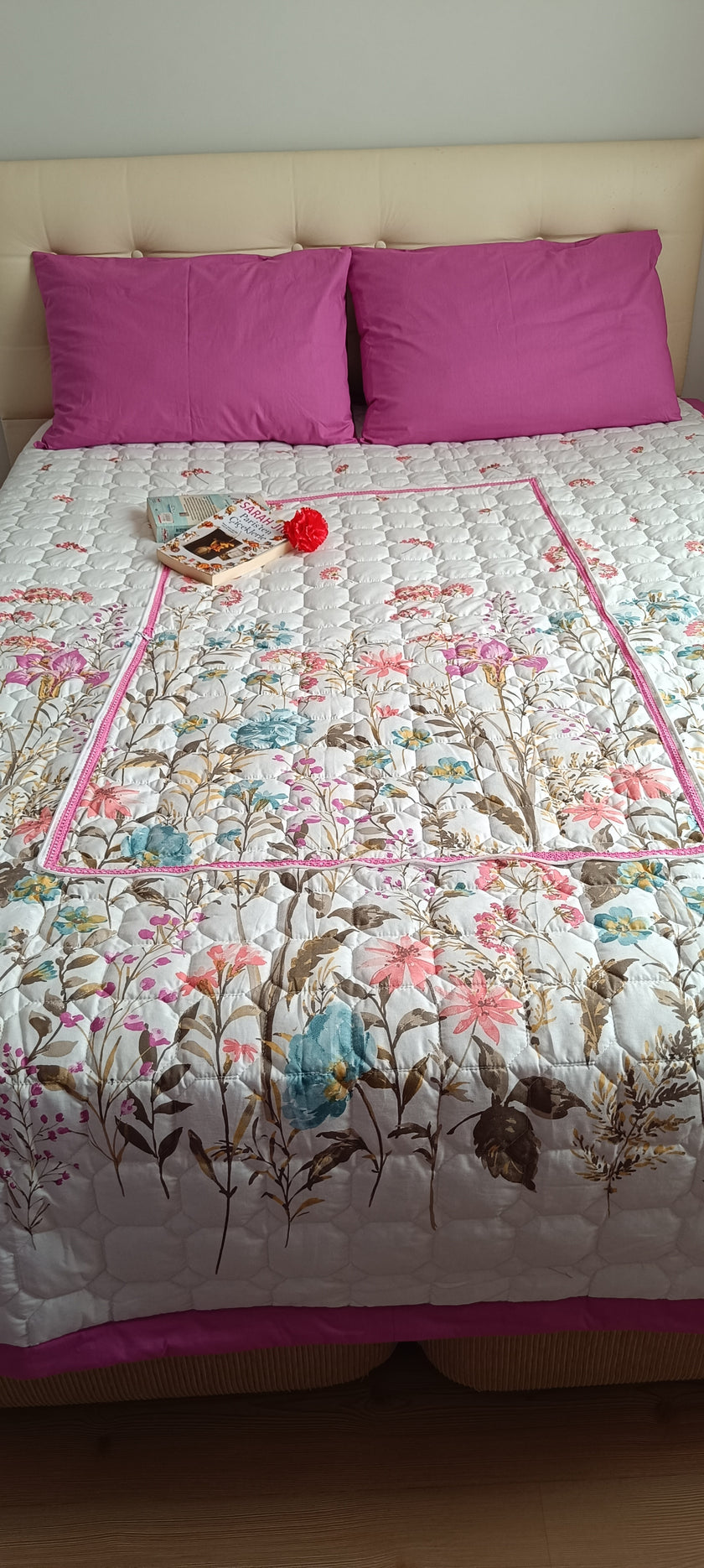 Bahar Desenli Kapitone Örtü /Sürpriz Yastık)